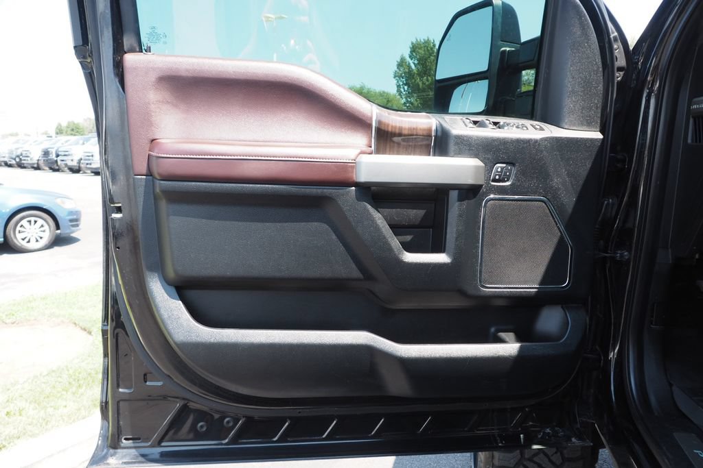Used 2017 Ford F350 Platinum w/ Platinum Ultimate Package AWD/4WD image 15
