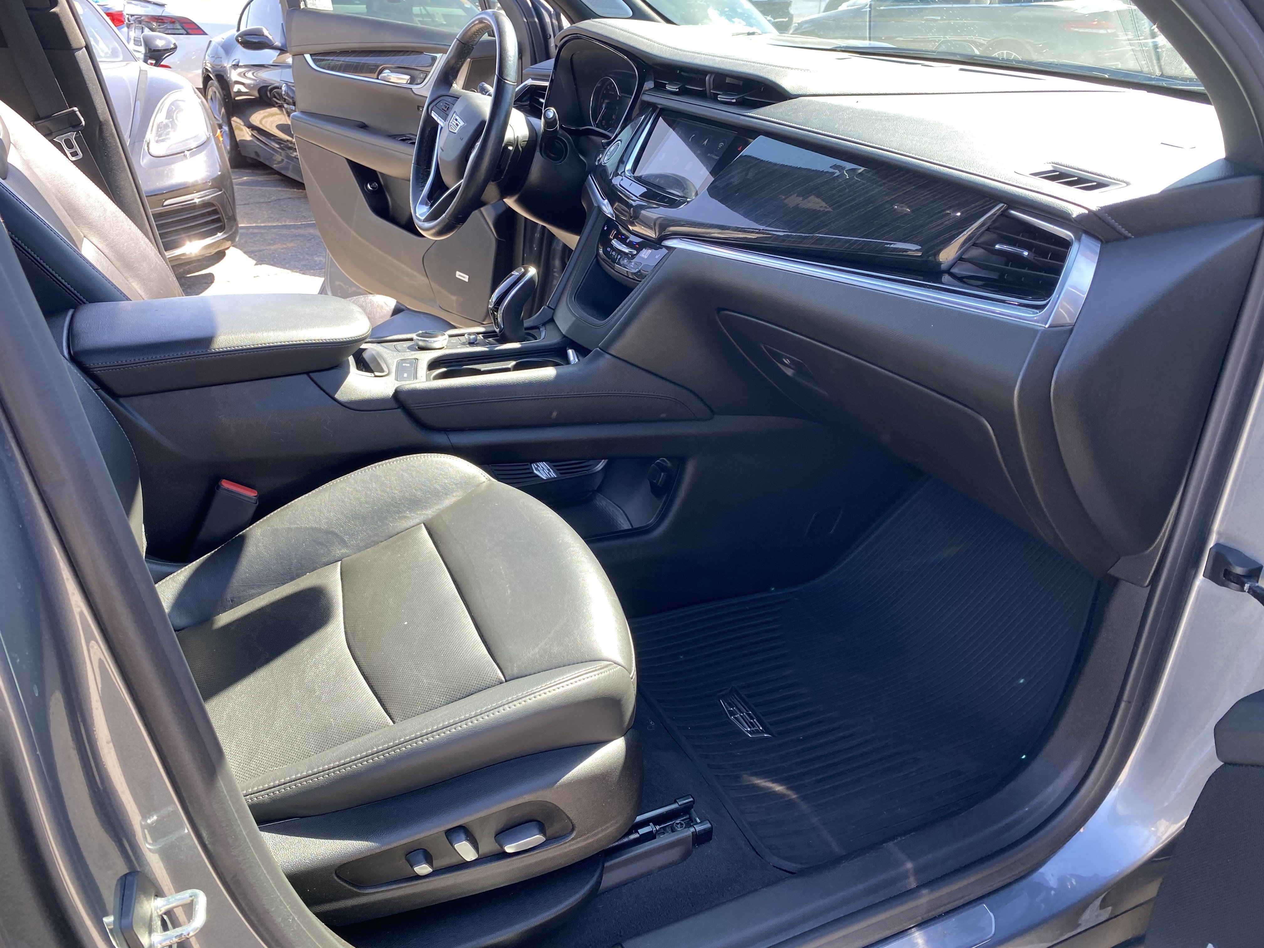 Used 2021 Cadillac XT6 Premium Luxury AWD/4WD image 27