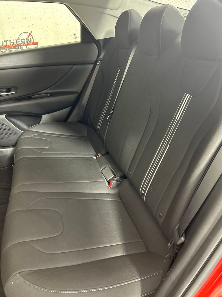 Certified 2023 Hyundai Elantra SEL w/ Convenience Package image 18
