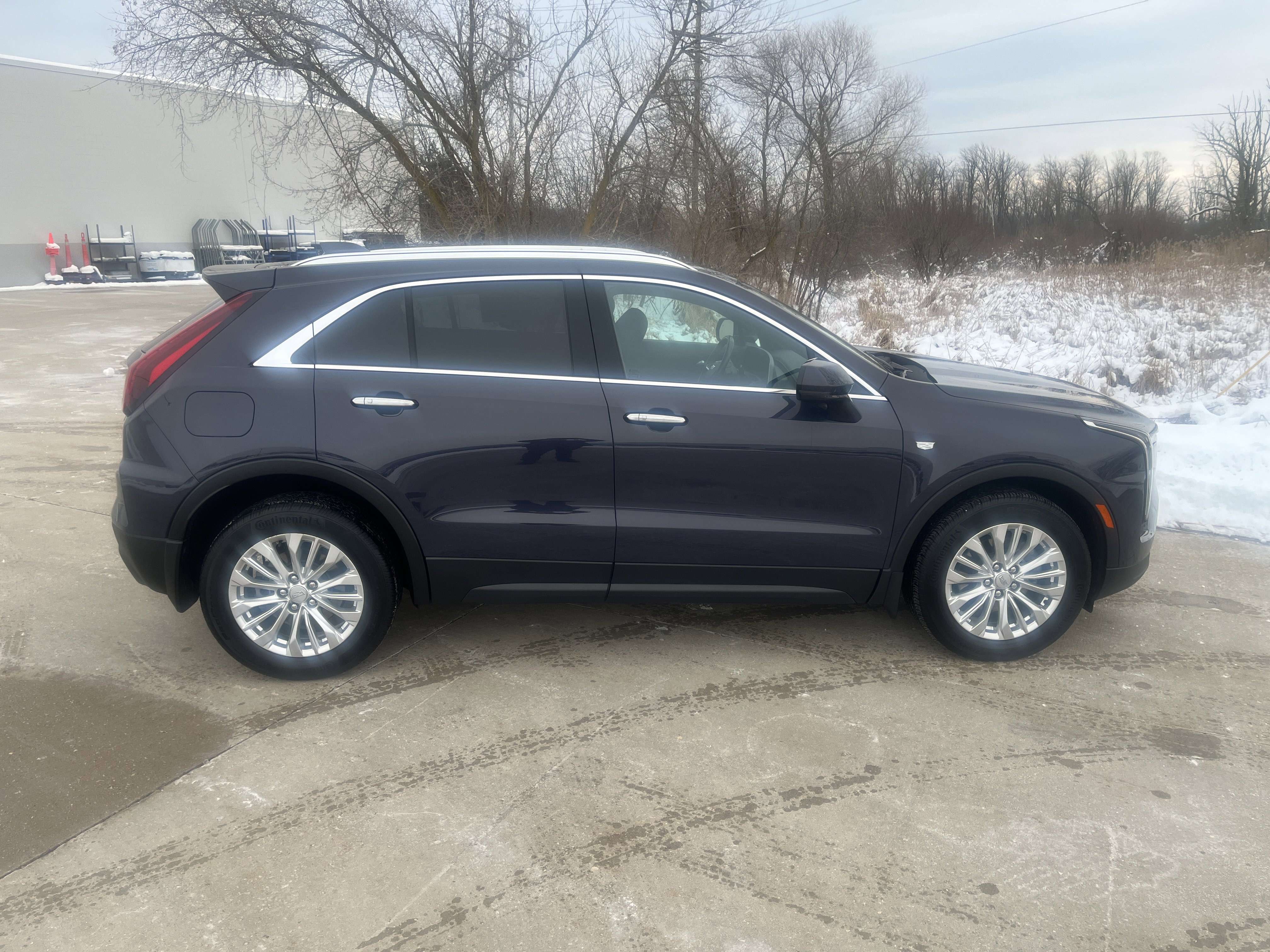 Used 2024 Cadillac XT4 Luxury w/ Cold Weather Package image 7