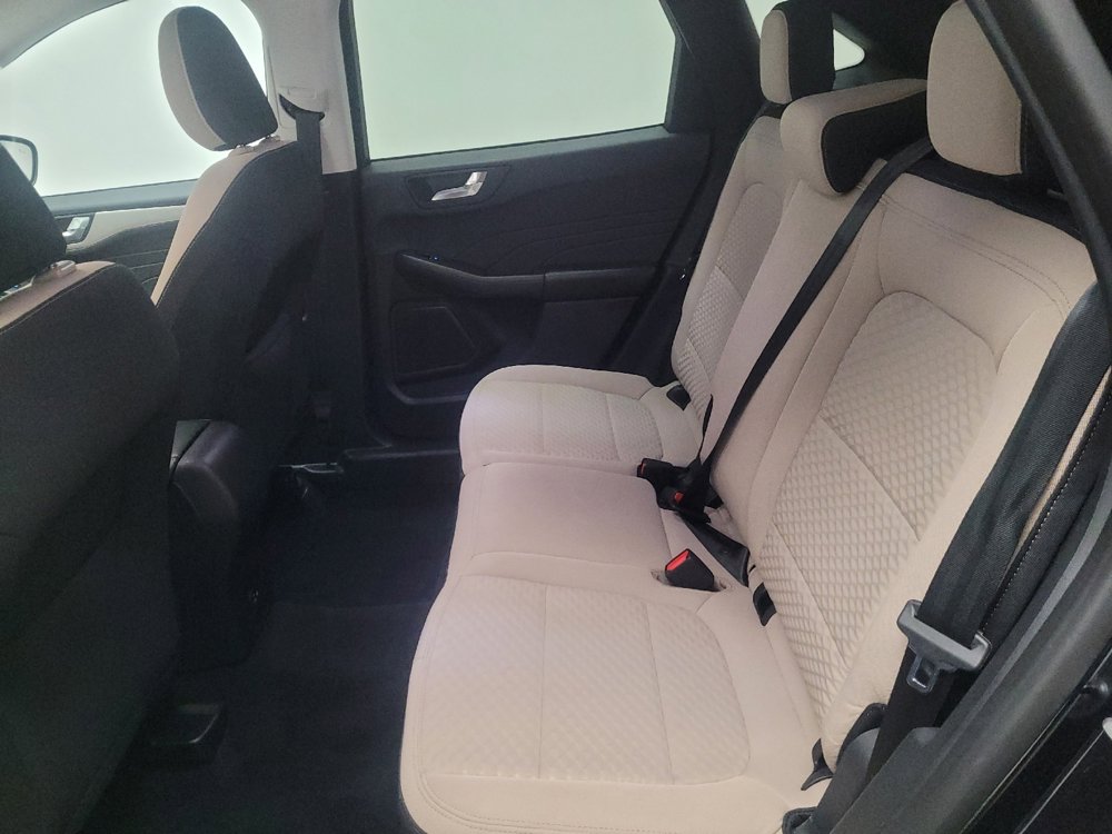 Used 2021 Ford Escape SE image 18