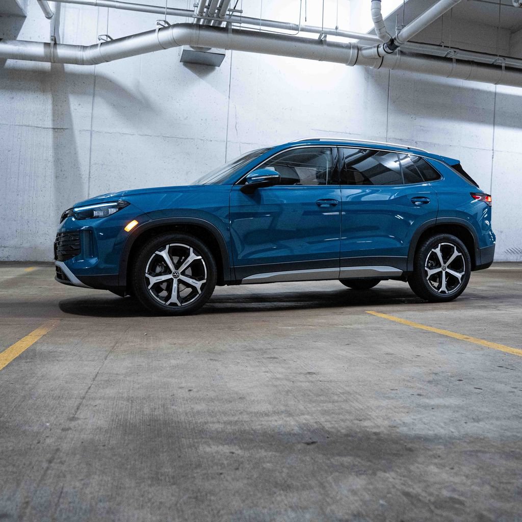 New 2026 Volkswagen Tiguan SE AWD/4WD image 3