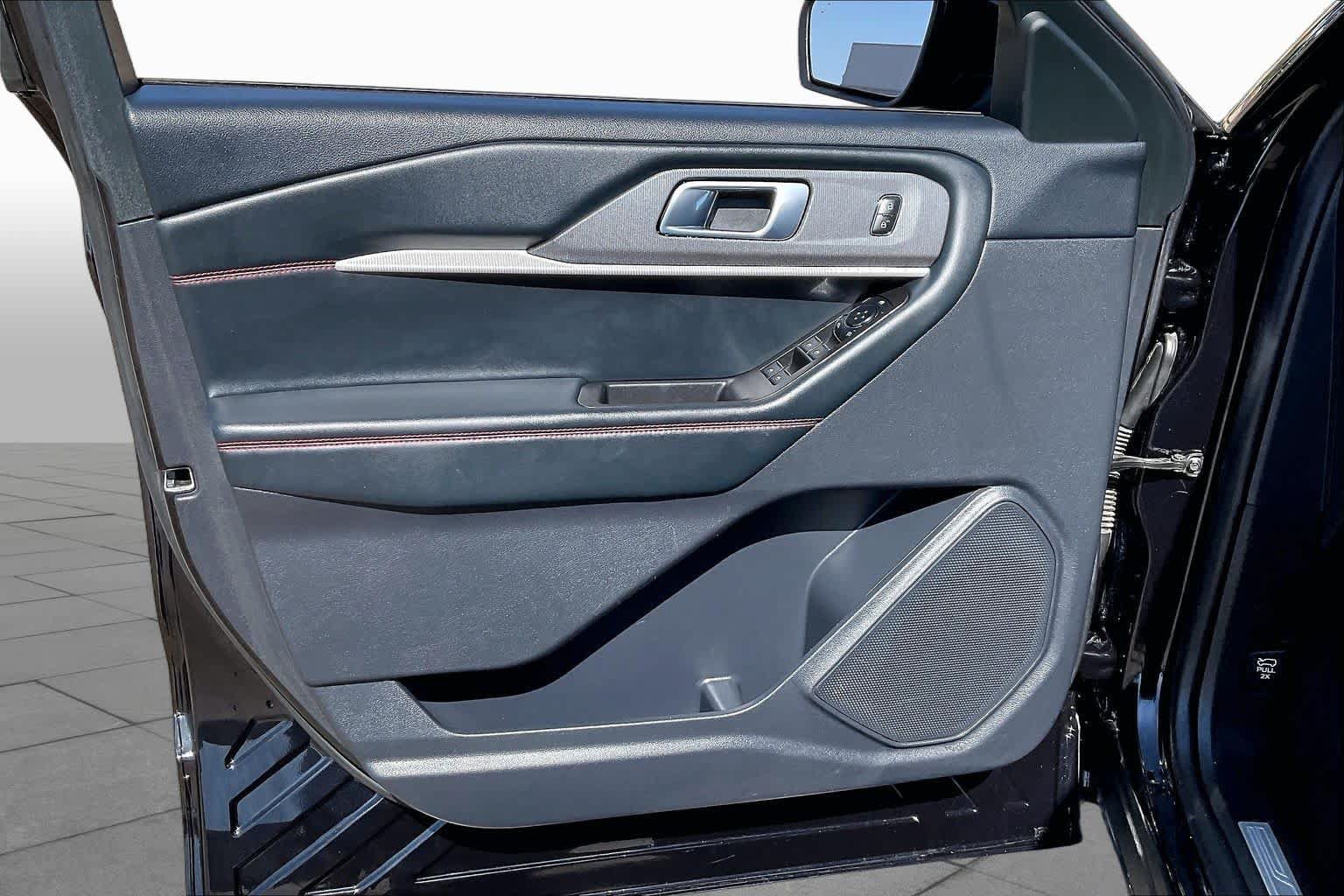 Certified 2025 Ford Explorer ST-Line AWD/4WD image 20