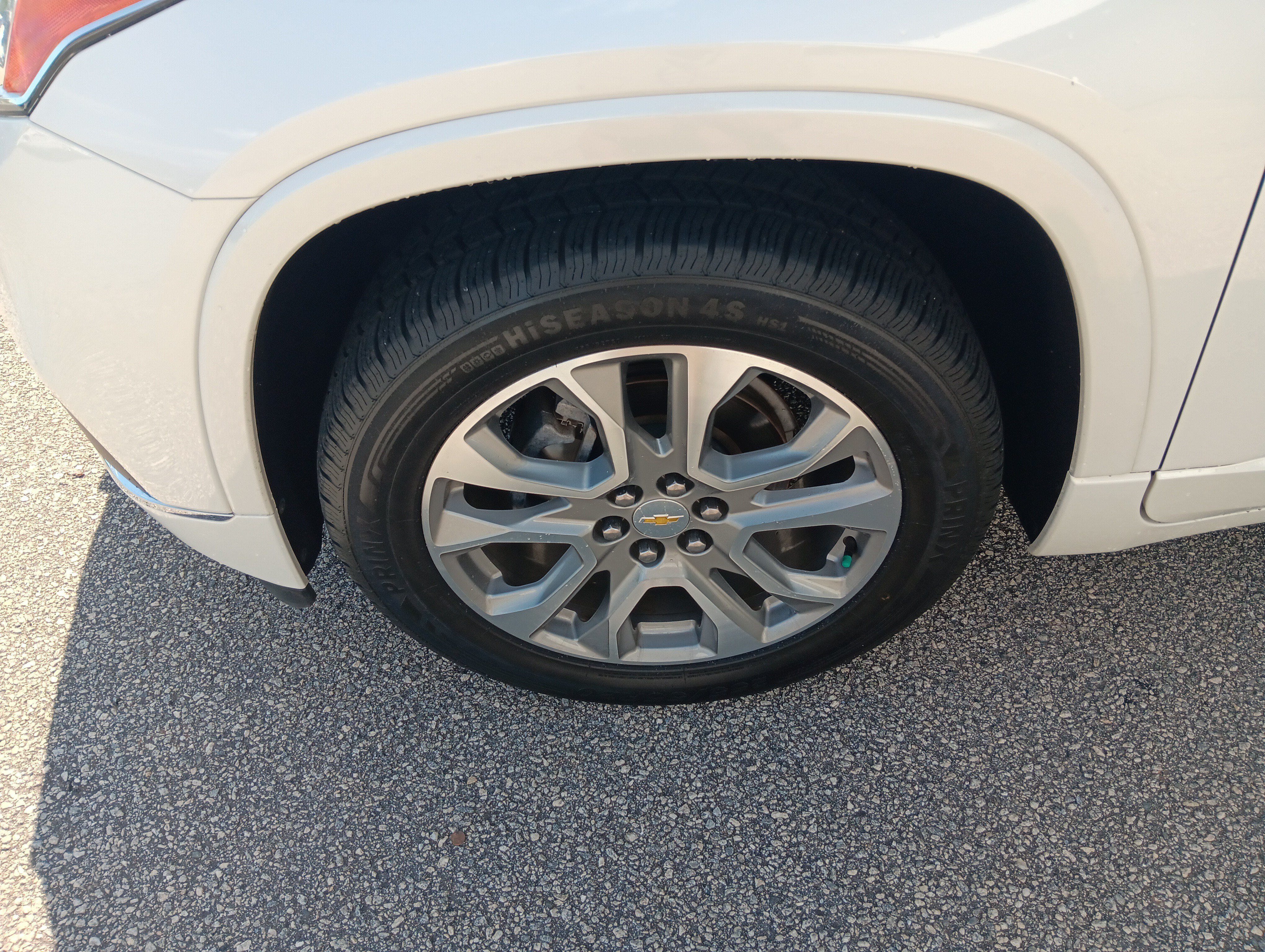 Used 2020 Chevrolet Traverse Premier AWD/4WD image 2