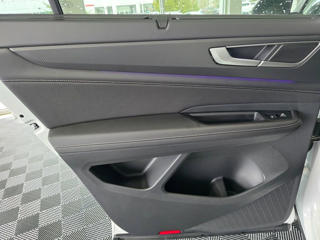 New 2024 Volkswagen Atlas Cross Sport SEL R-Line image 27