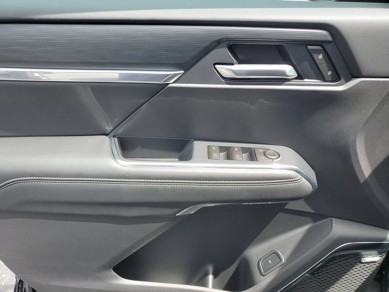 New 2026 GMC Acadia Elevation w/ Black Edition FWD image 17