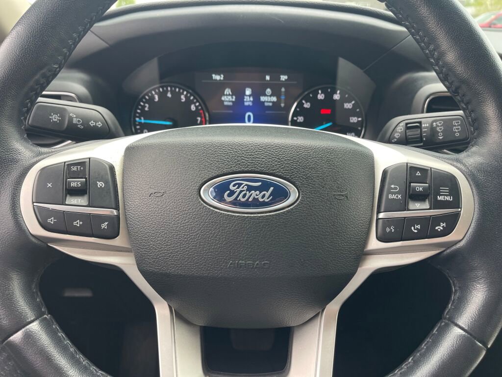 Used 2023 Ford Explorer XLT w/ Equipment Group 202A AWD/4WD image 16
