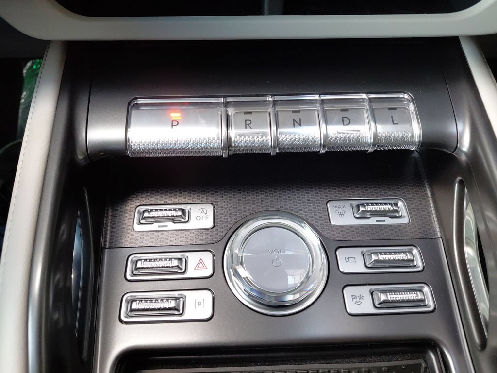 New 2026 Lincoln Nautilus Premier AWD/4WD image 39
