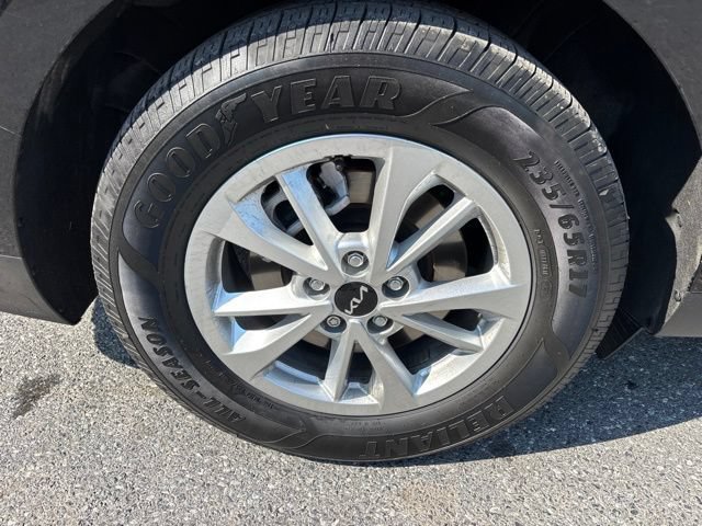 Used 2023 Kia Carnival LX FWD image 27