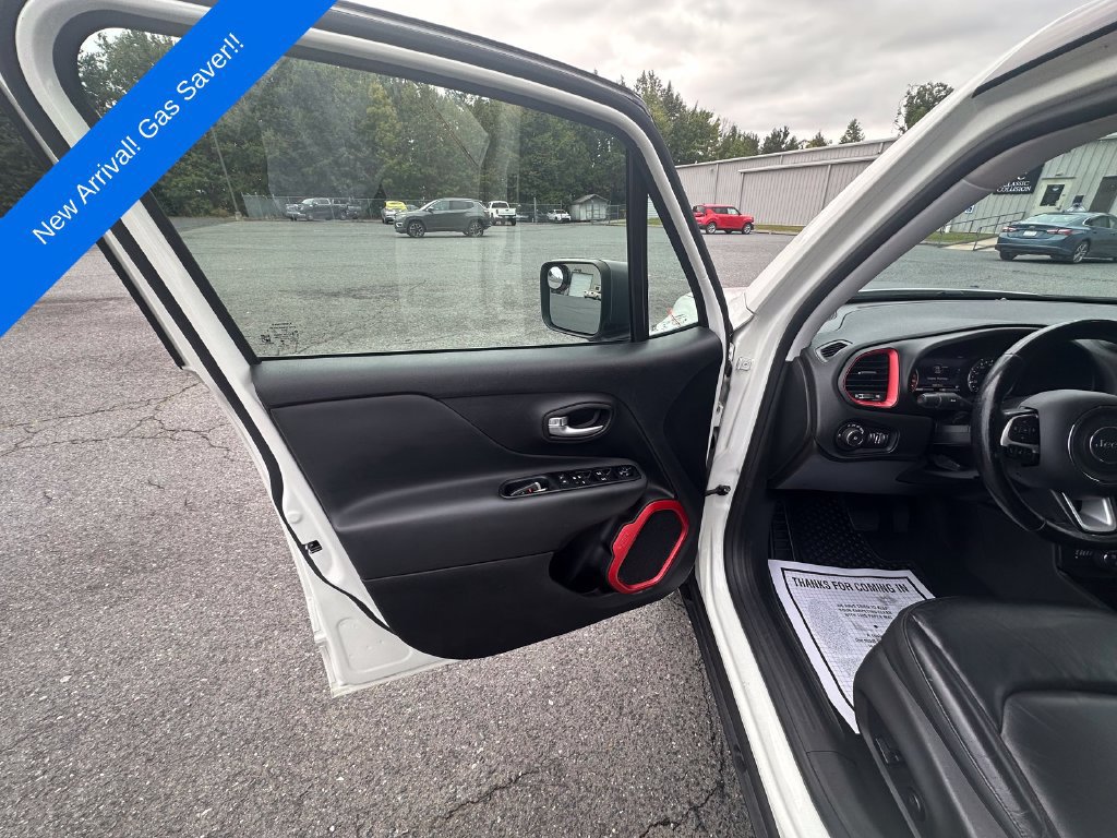 Used 2020 Jeep Renegade Trailhawk w/ Premium Leather Group AWD/4WD image 14