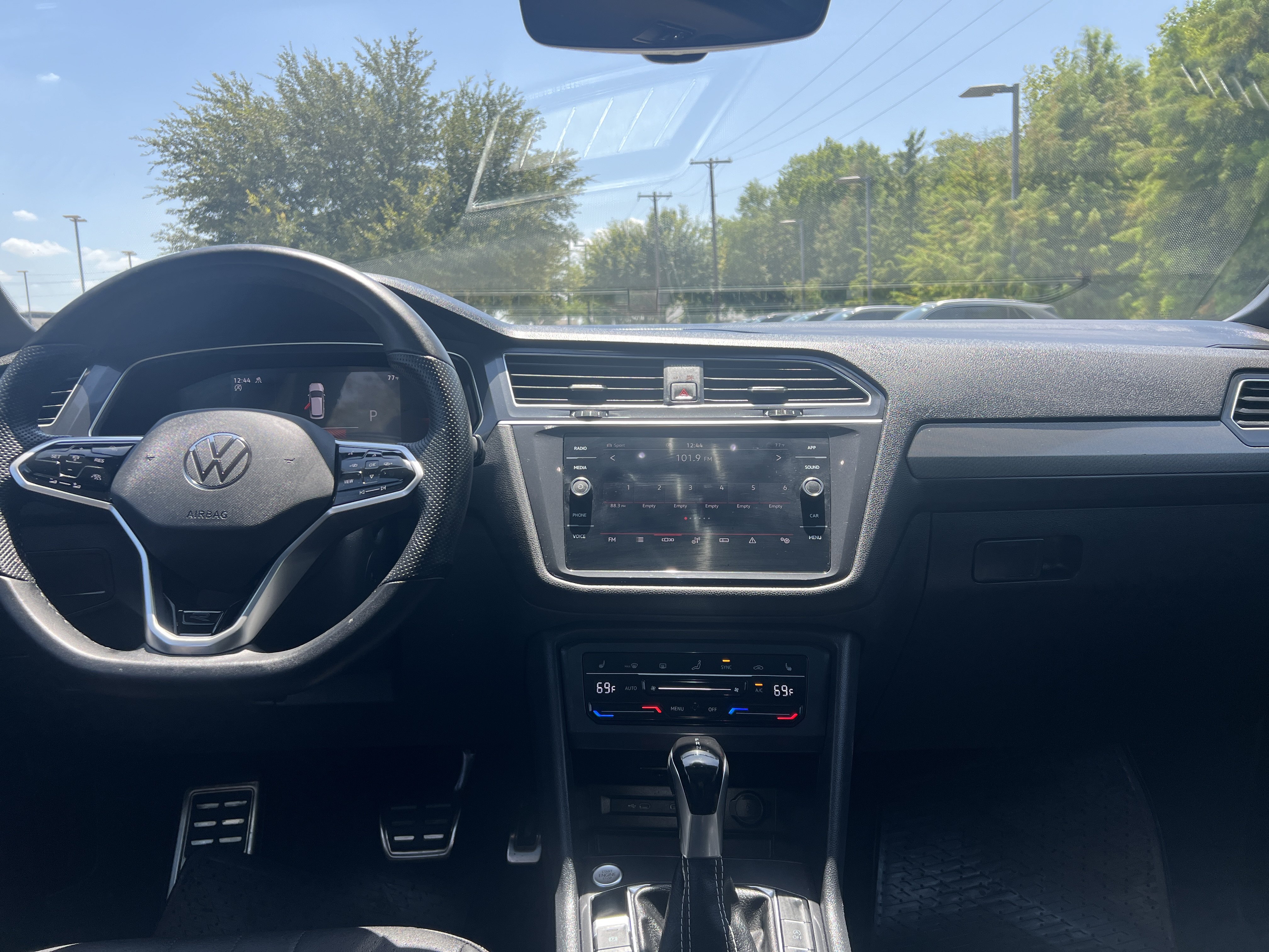 Certified 2024 Volkswagen Tiguan SE R-Line AWD/4WD image 26