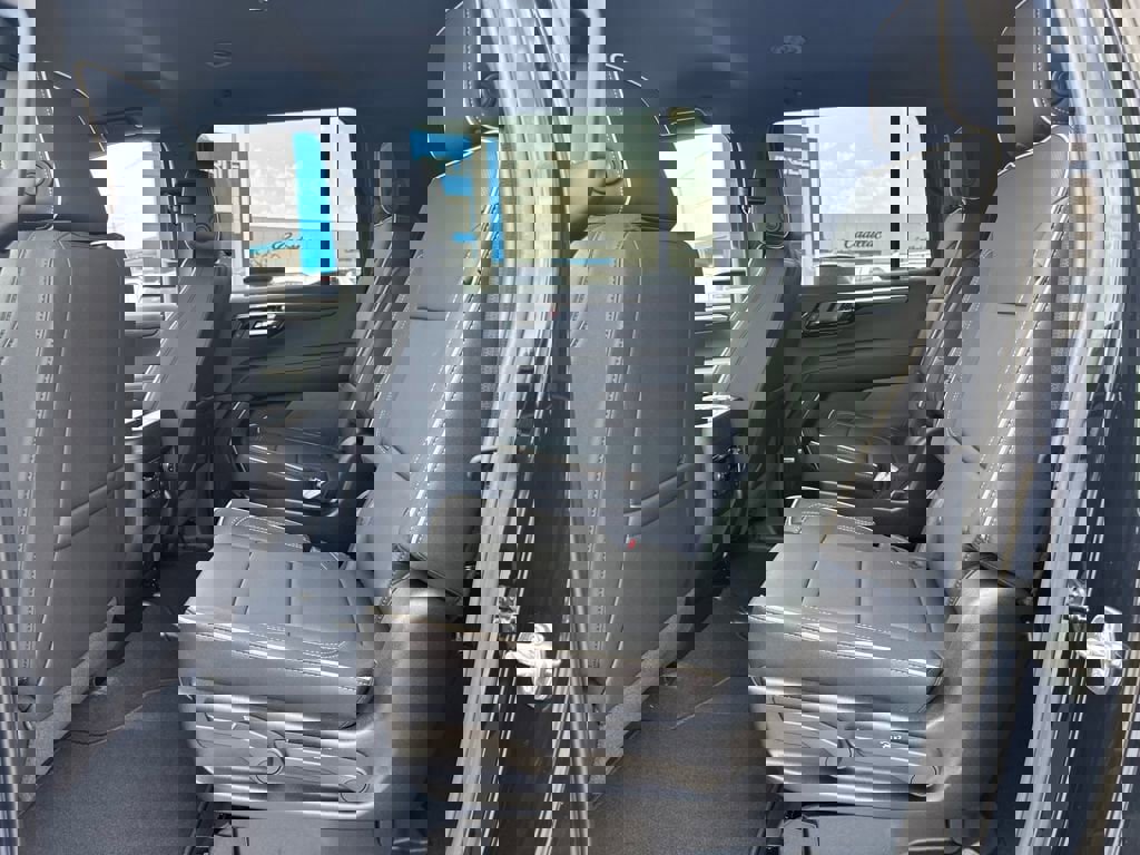 New 2025 Chevrolet Suburban Premier image 14