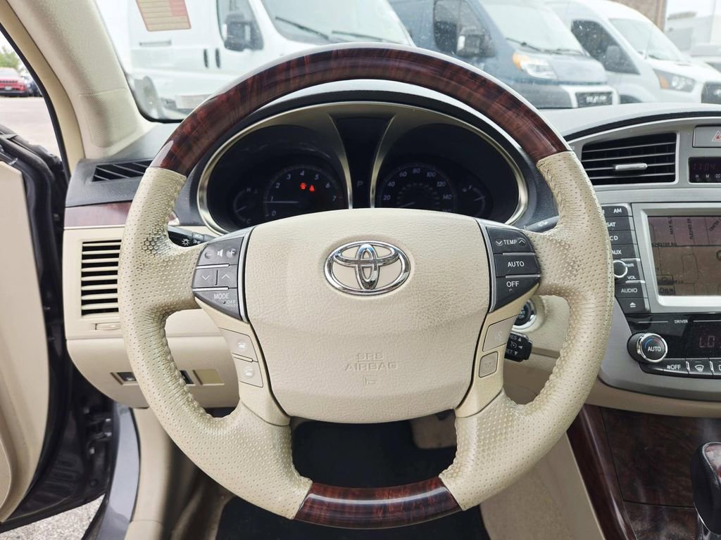 Used 2011 Toyota Avalon Limited FWD image 10