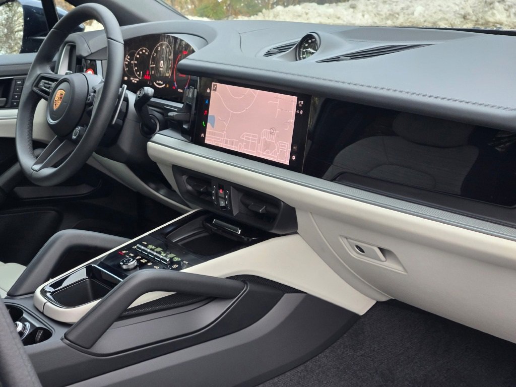 New 2026 Porsche Cayenne Coupe image 38