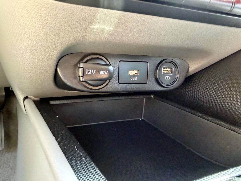Certified 2023 Hyundai Elantra SE w/ Preferred Accessory Package FWD image 28