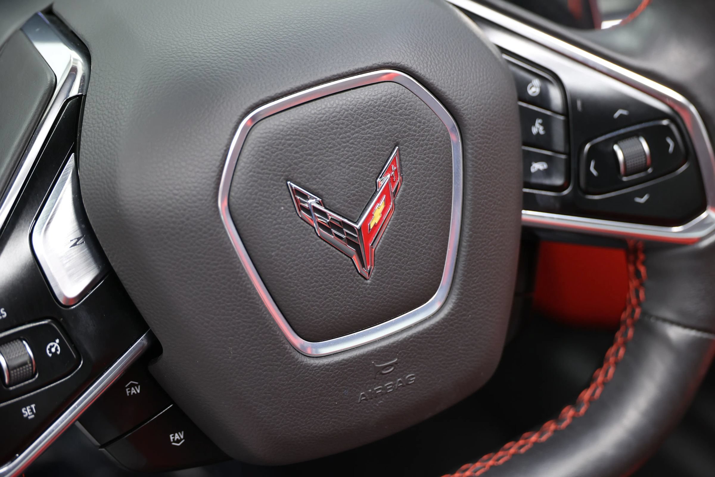 Used 2020 Chevrolet Corvette Stingray Preferred Cpe w/ 2LT Preferred Equipment Group RWD image 33