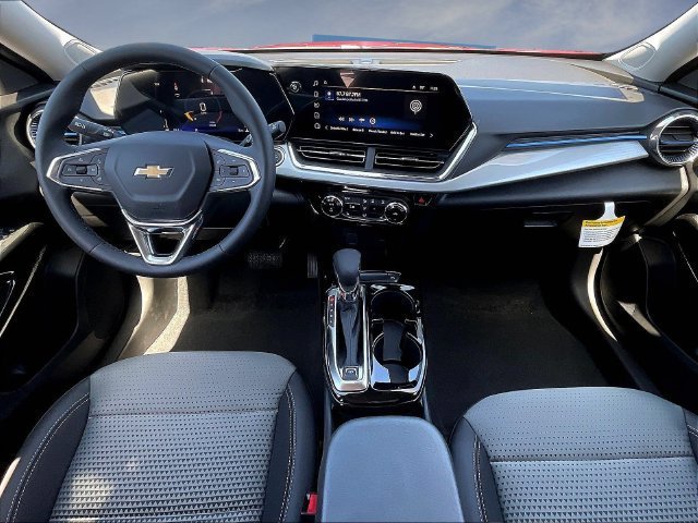 New 2026 Chevrolet Trax LT w/ Driver Confidence Package FWD image 5