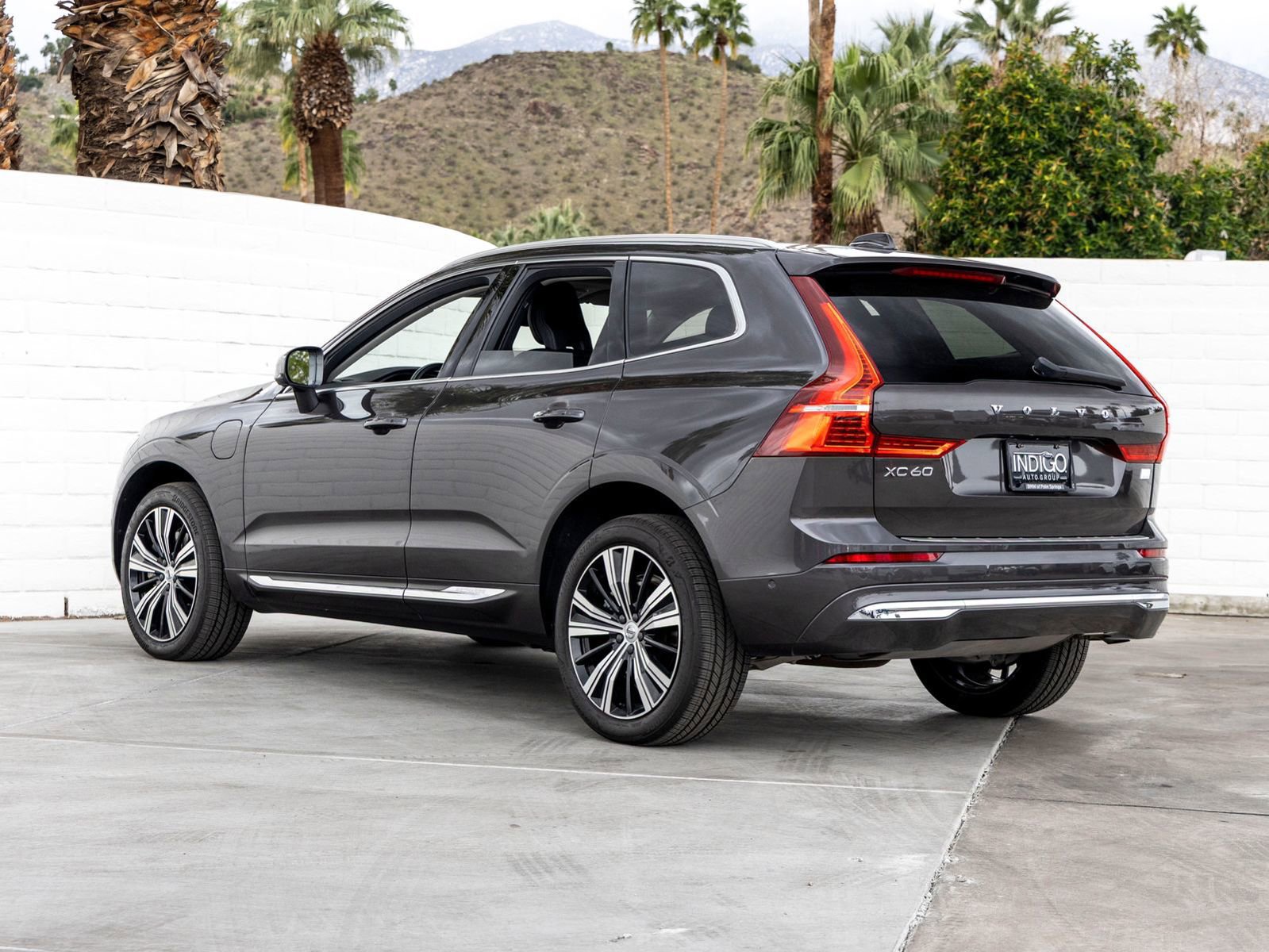 Used 2022 Volvo XC60 T8 Inscription w/ Advanced Package image 7
