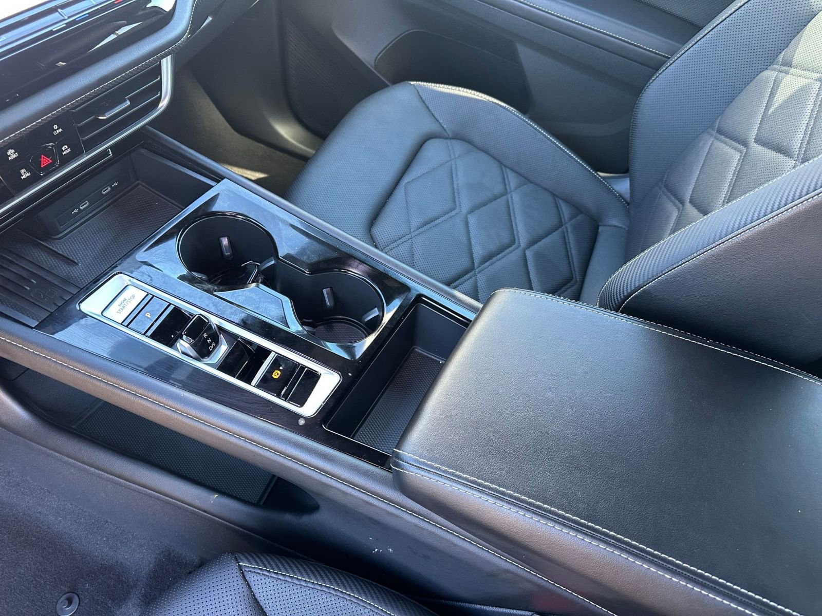 Used 2025 Volkswagen Atlas Cross Sport SE image 41