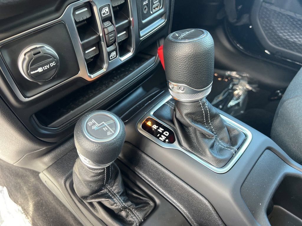 New 2025 Jeep Gladiator Sport AWD/4WD image 29