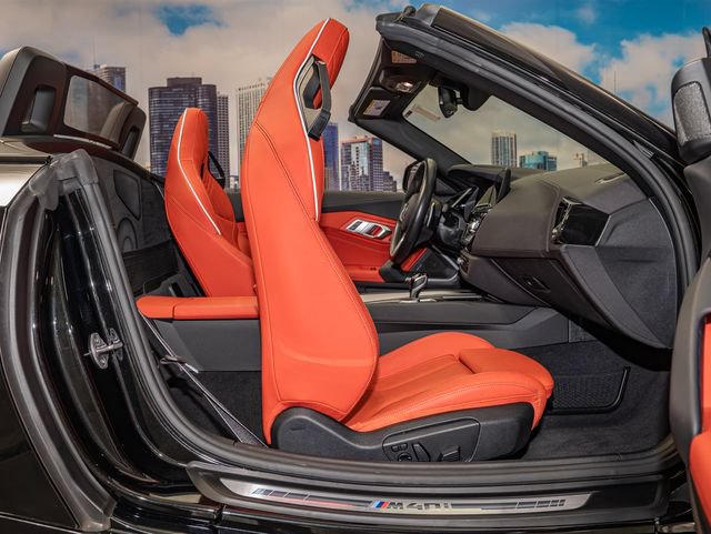 Certified 2025 BMW Z4 M40i RWD image 23