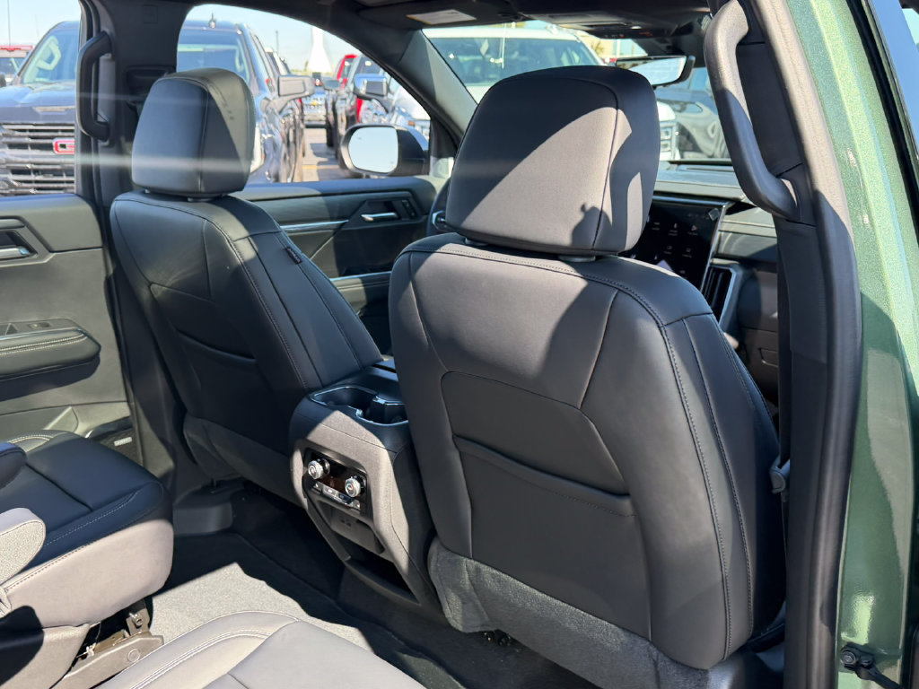 New 2027 GMC Acadia Elevation w/ Black Edition AWD/4WD image 36