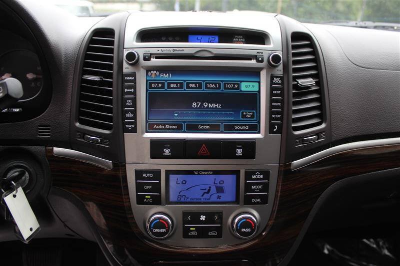 Used 2012 Hyundai Santa Fe Limited w/ Navigation Pkg 4 FWD image 18