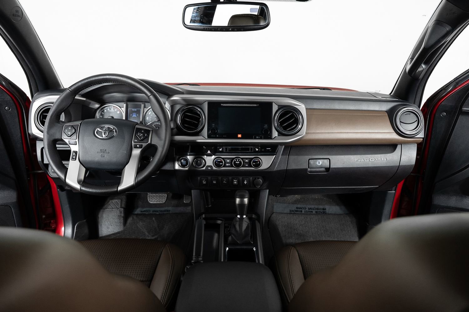 Used 2017 Toyota Tacoma Limited image 28