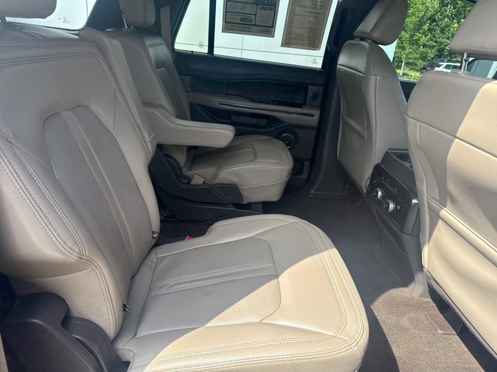 Used 2021 Ford Expedition Max Limited RWD image 28