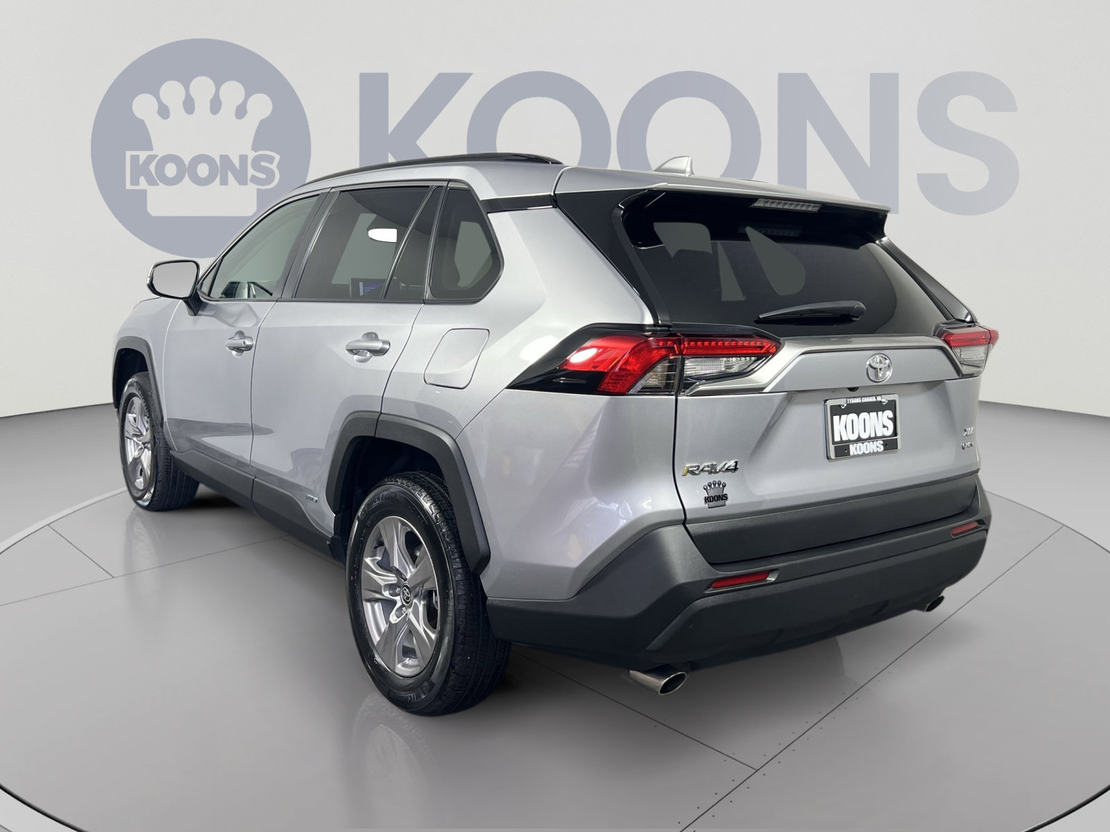 Used 2025 Toyota RAV4 XLE AWD/4WD image 4