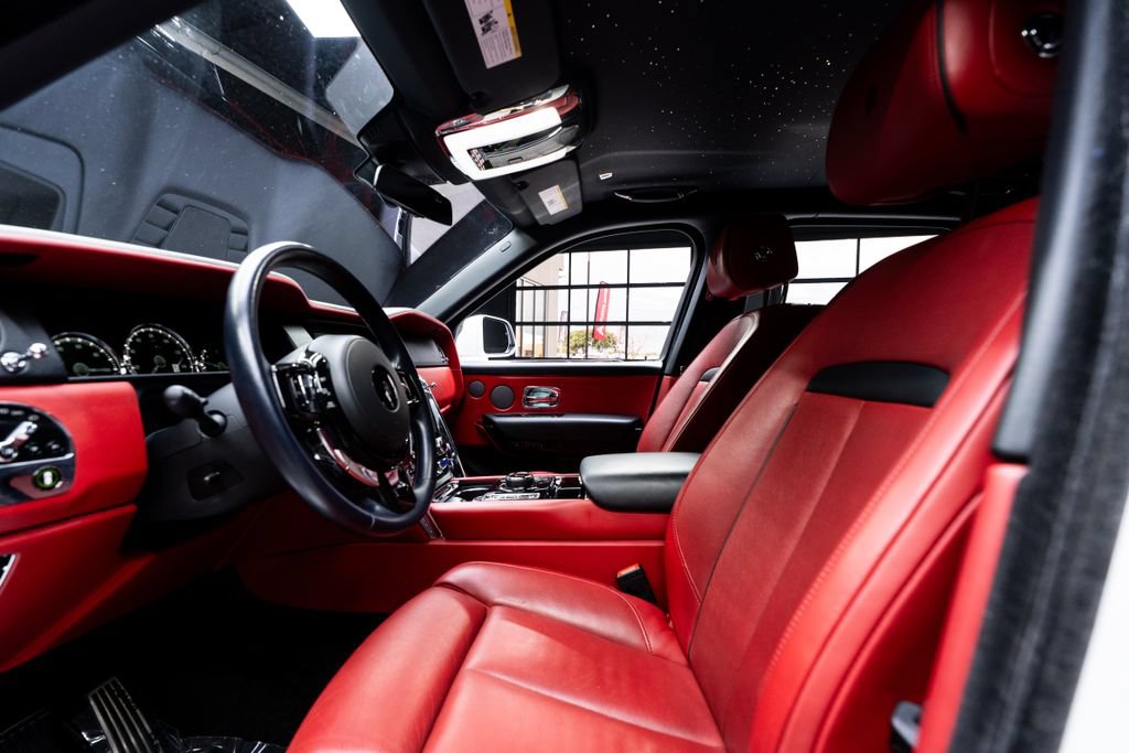 Used 2022 Rolls-Royce Cullinan AWD/4WD image 32