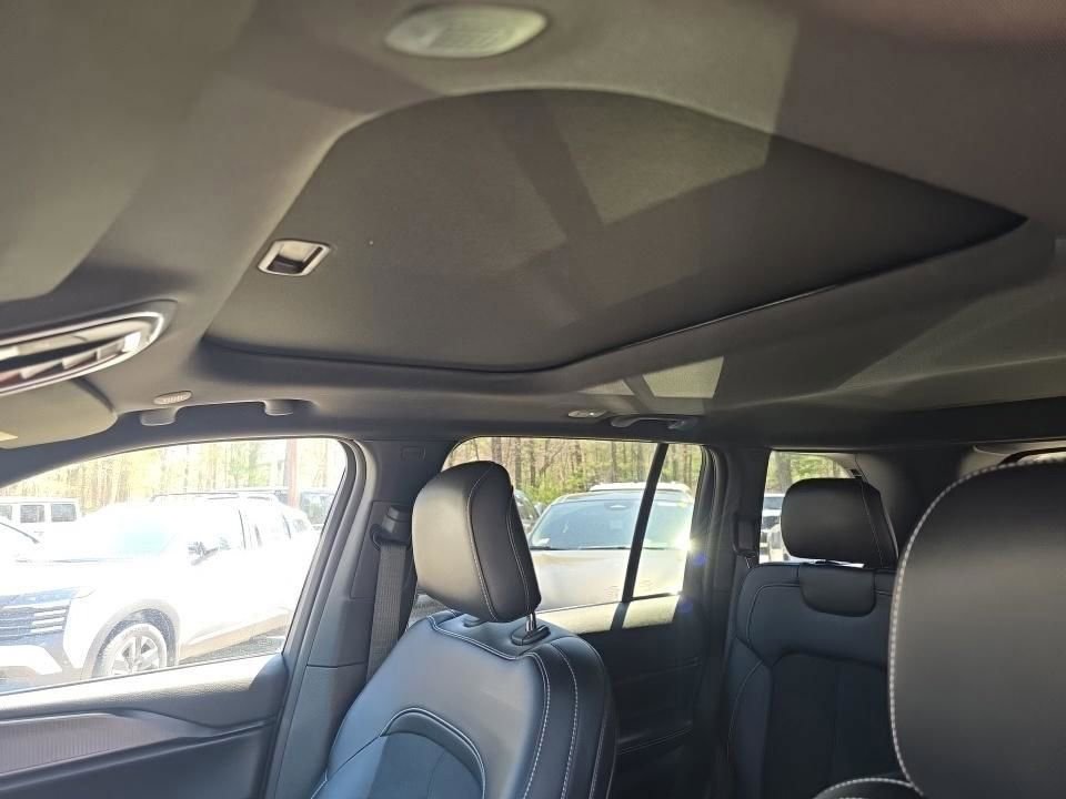 Used 2023 Jeep Grand Cherokee Altitude image 19