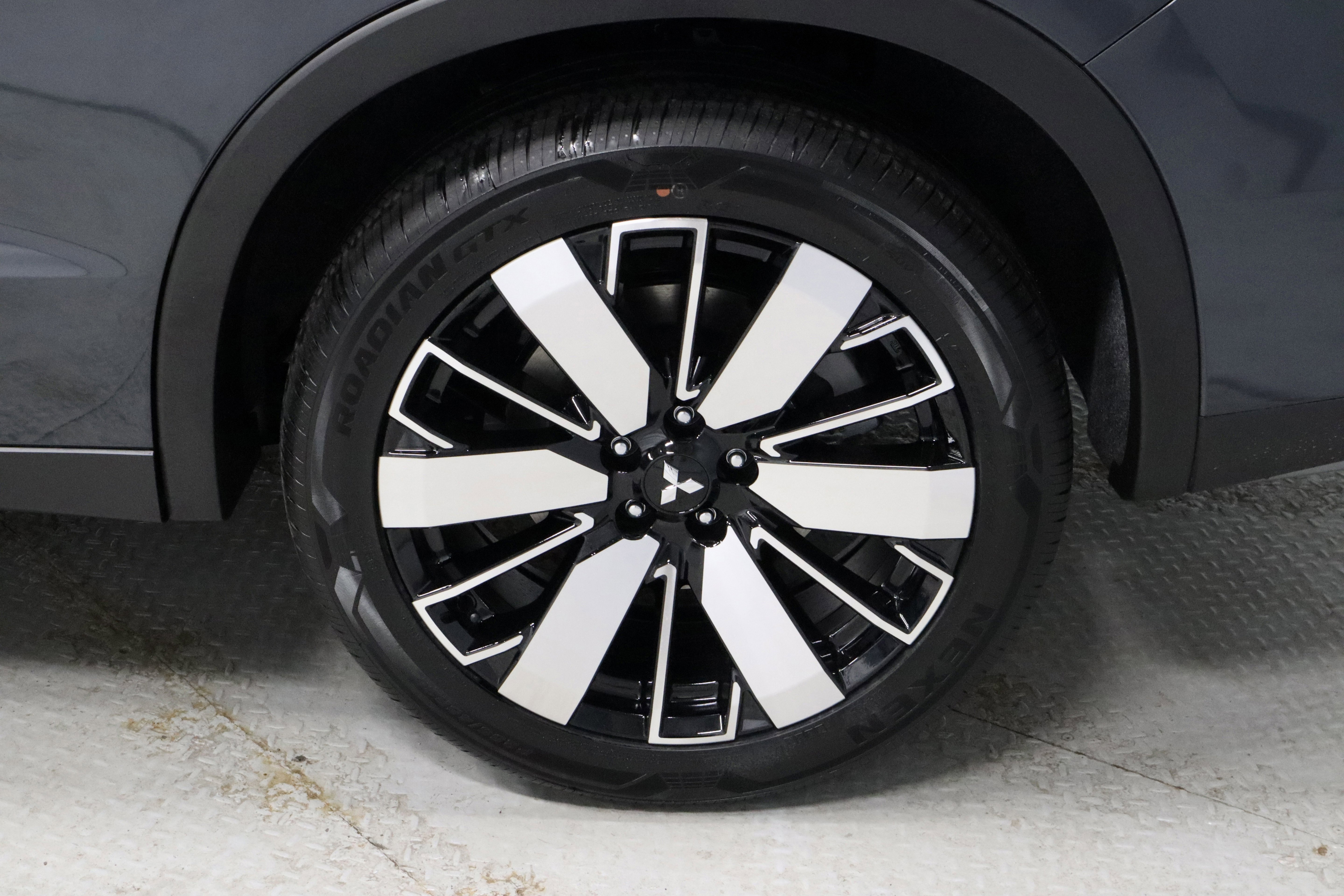 New 2026 Mitsubishi Outlander SE image 36