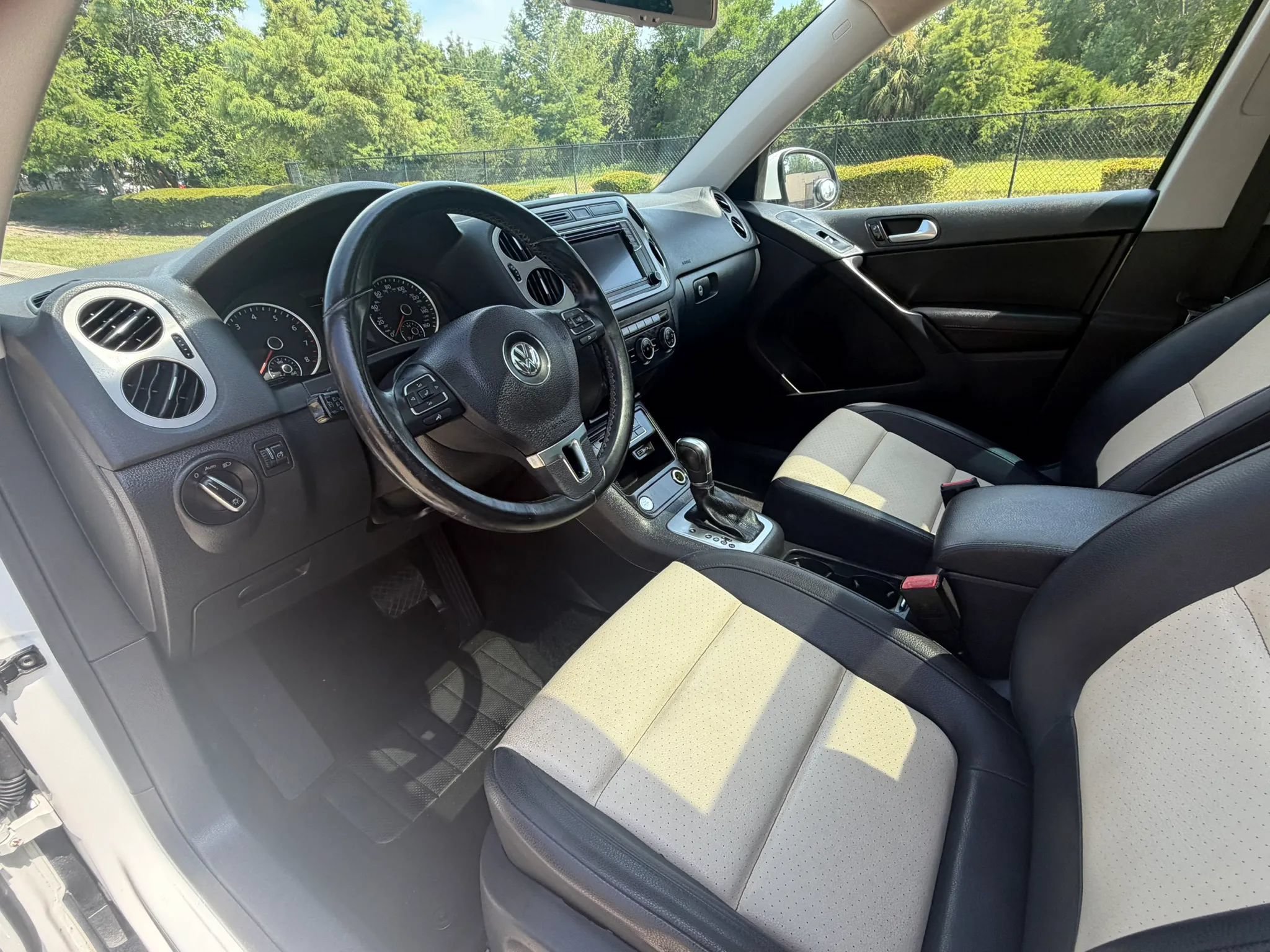 Used 2017 Volkswagen Tiguan Wolfsburg Edition FWD image 9