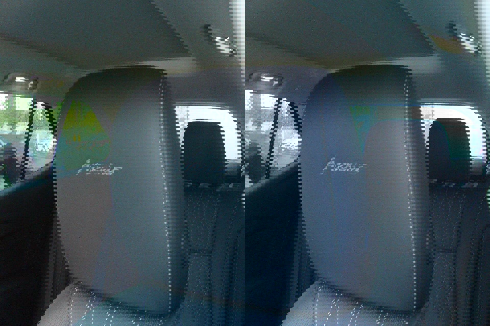 Used 2023 Buick Envision Avenir image 36