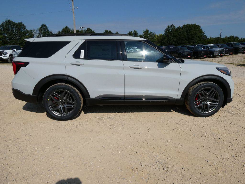 New 2027 Ford Explorer ST AWD/4WD image 4