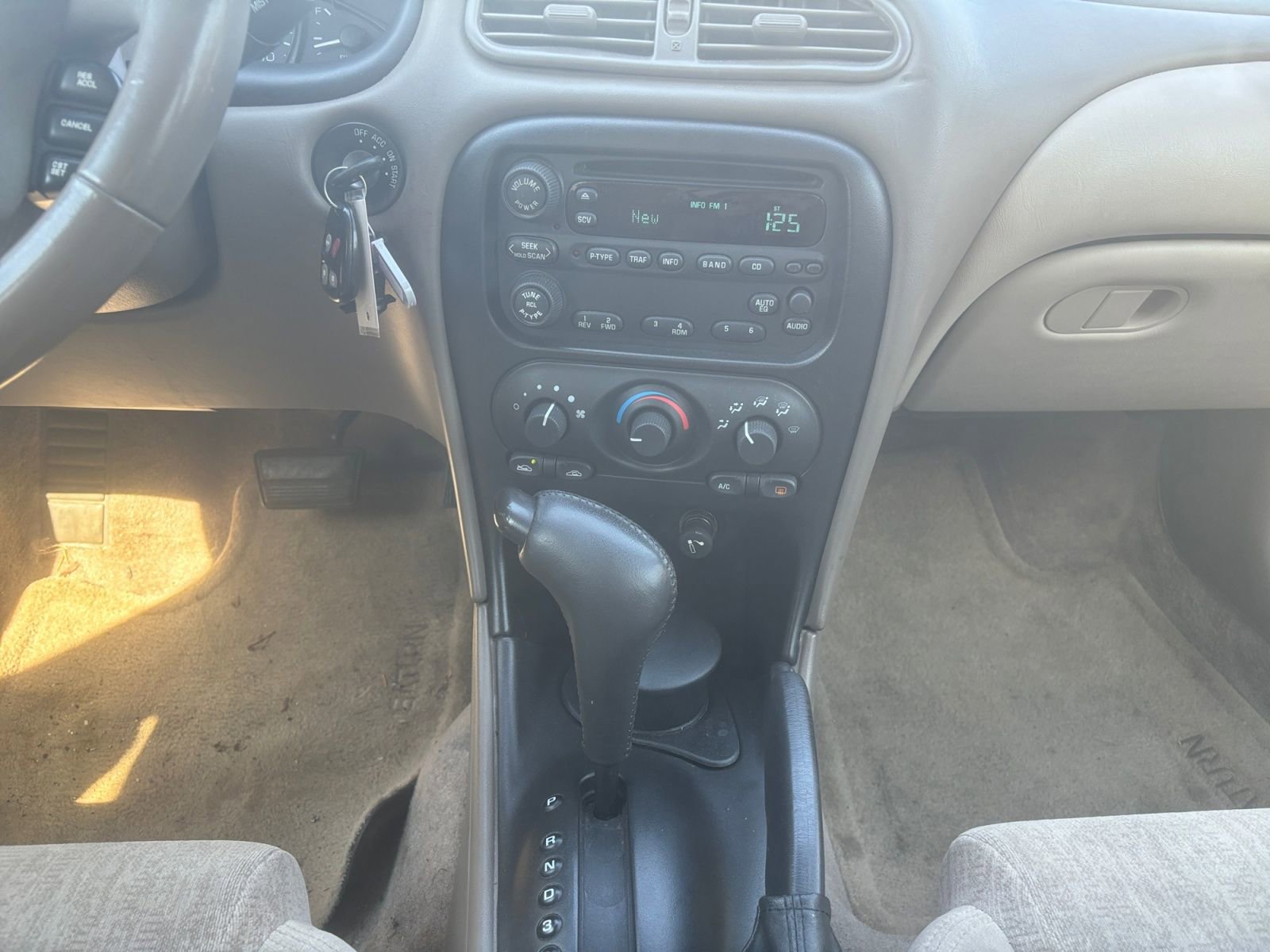 Used 2004 Oldsmobile Alero GL image 11