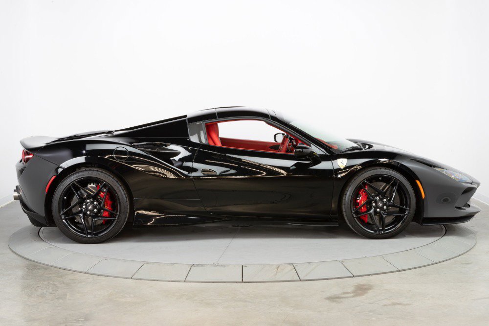 Certified 2021 Ferrari F8 Tributo image 16