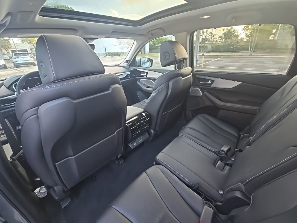 Certified 2025 Acura MDX w/ Technology Package image 18