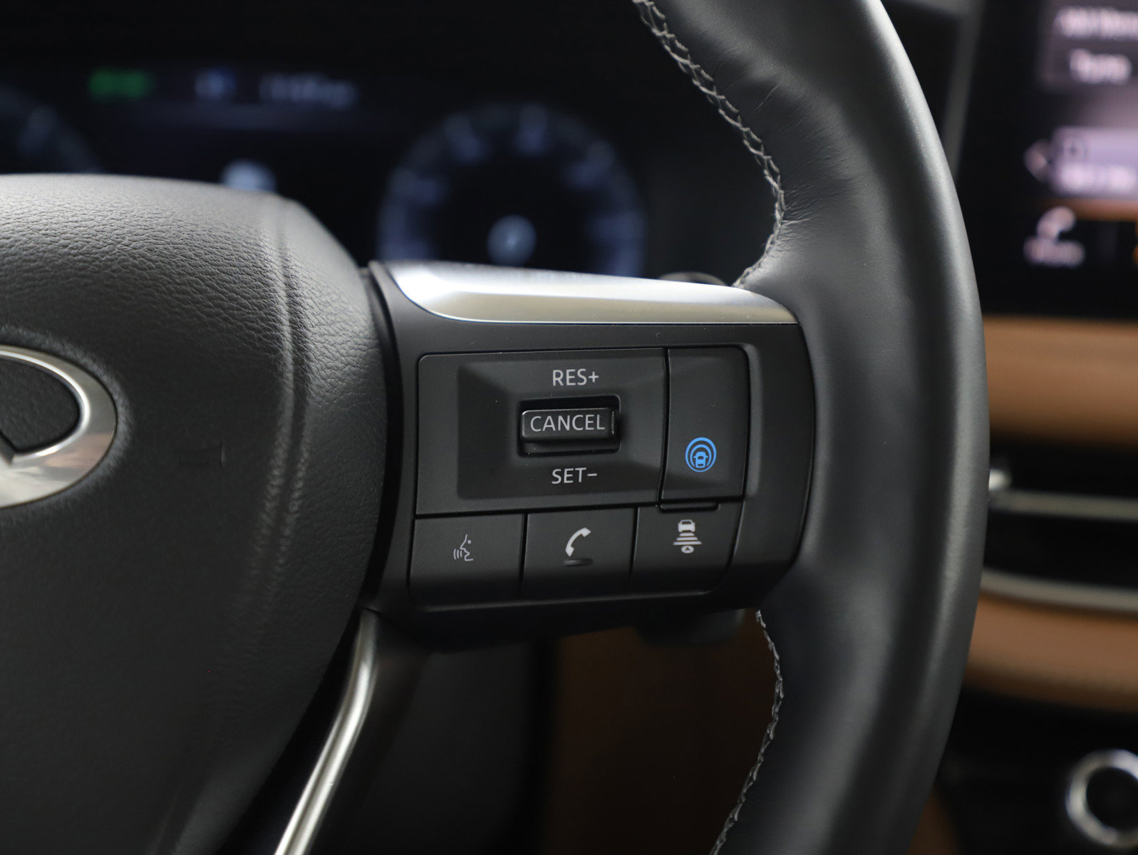 Used 2024 INFINITI QX60 Sensory image 30