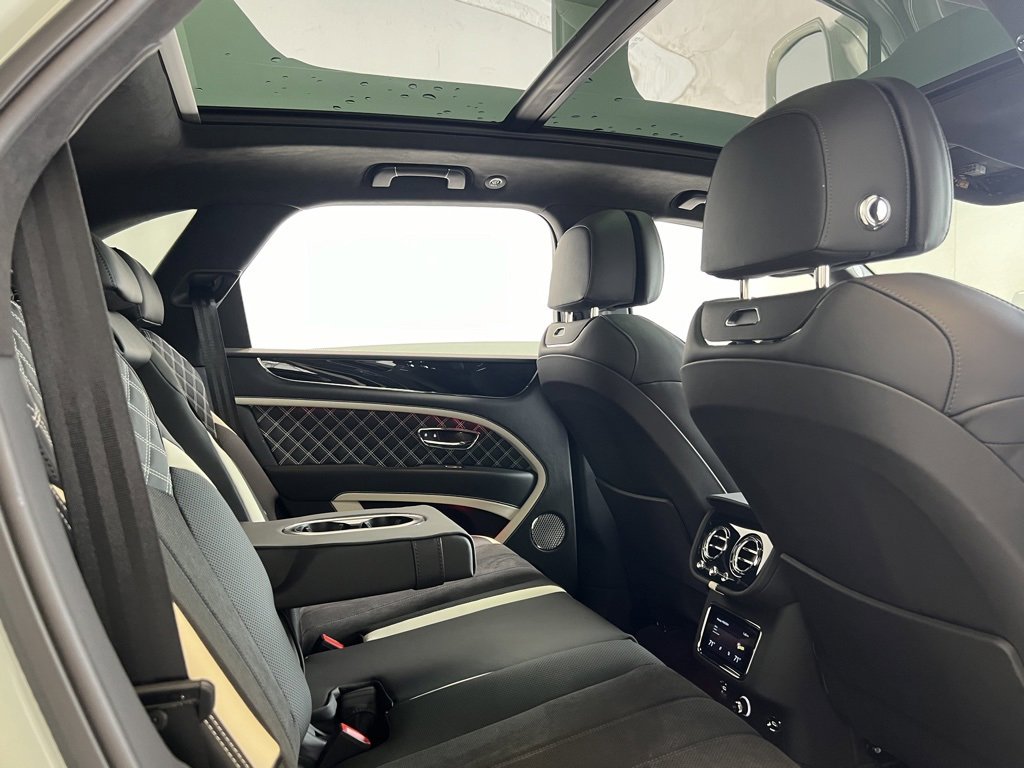 Used 2023 Bentley Bentayga Speed image 27