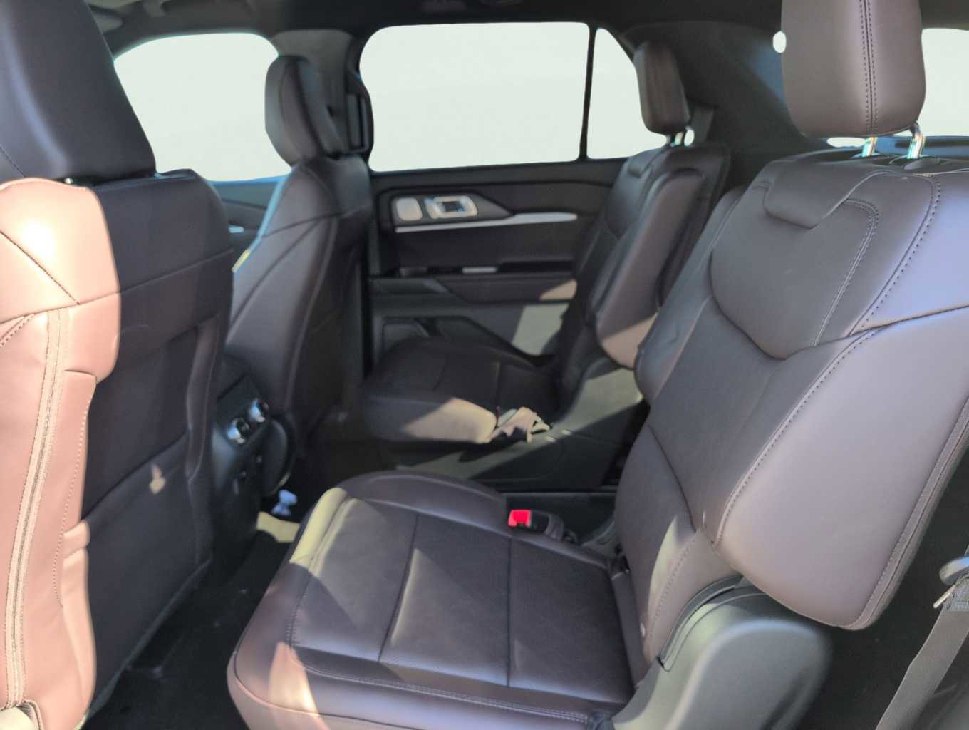 New 2025 Ford Explorer Platinum image 11