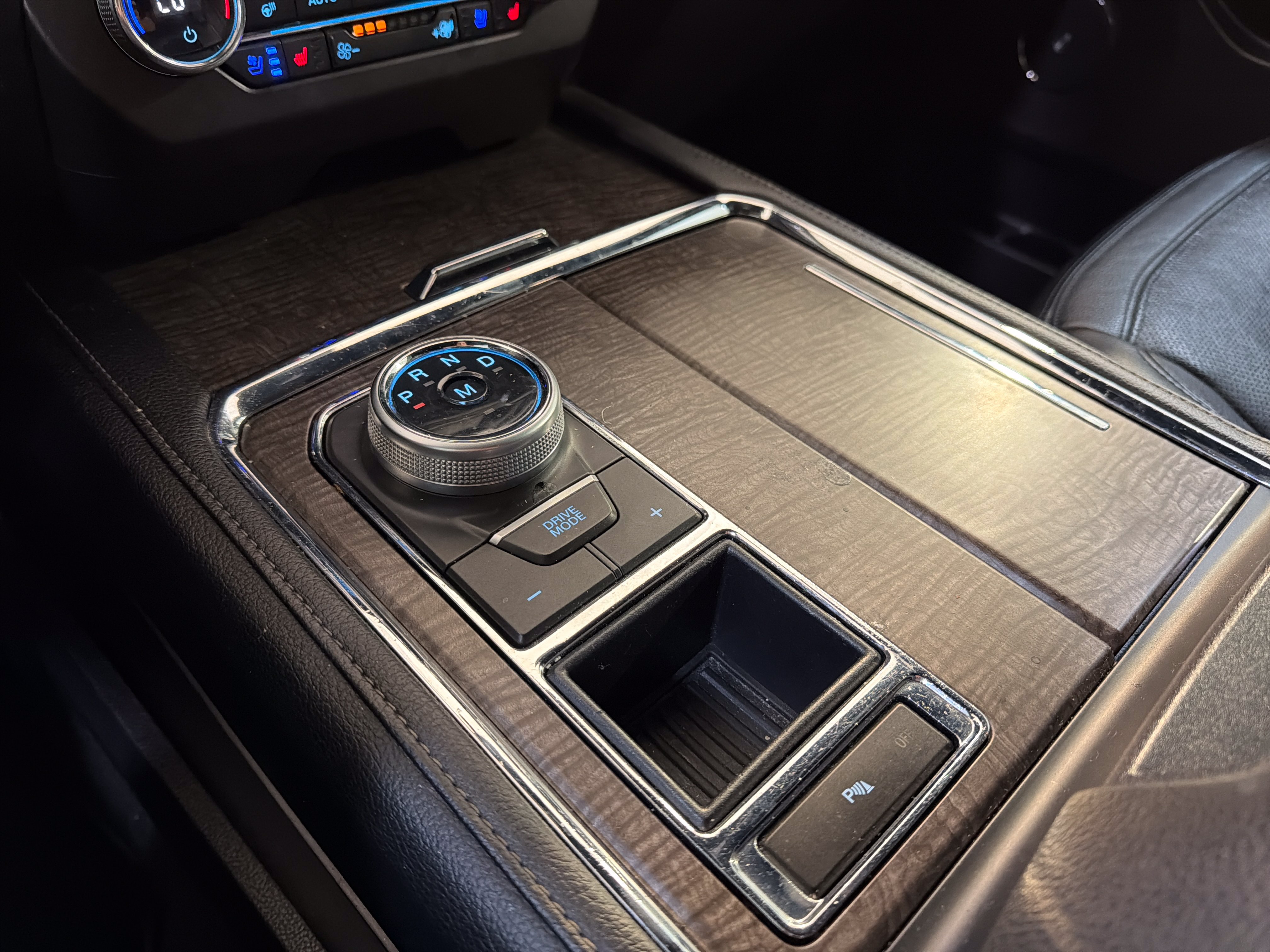Used 2019 Ford Expedition Limited RWD image 19