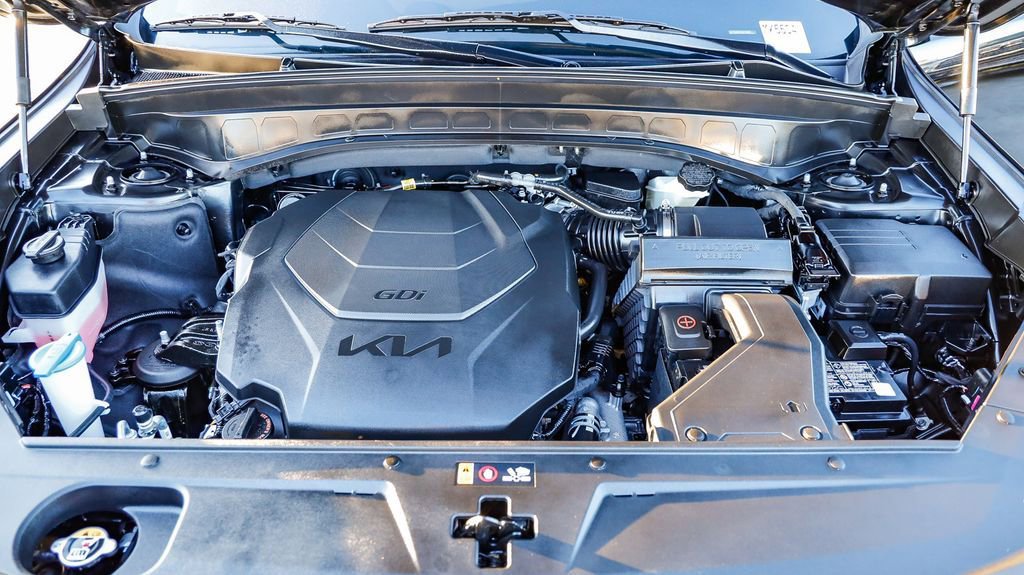 Used 2025 Kia Telluride LX image 32