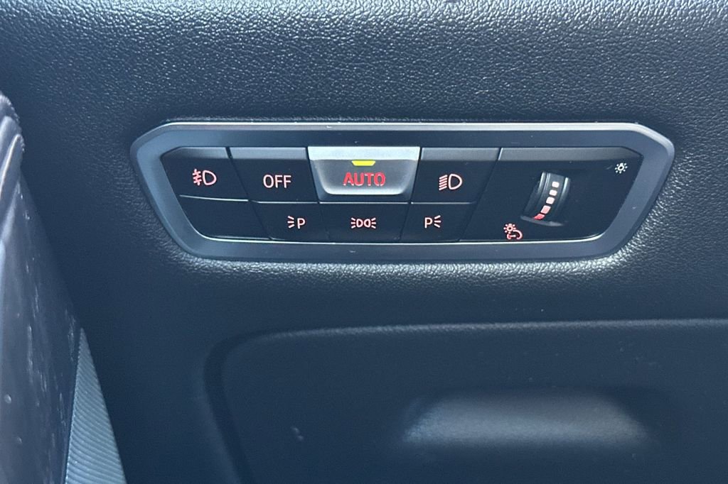 Used 2021 BMW X5 xDrive40i w/ M Sport Package image 32