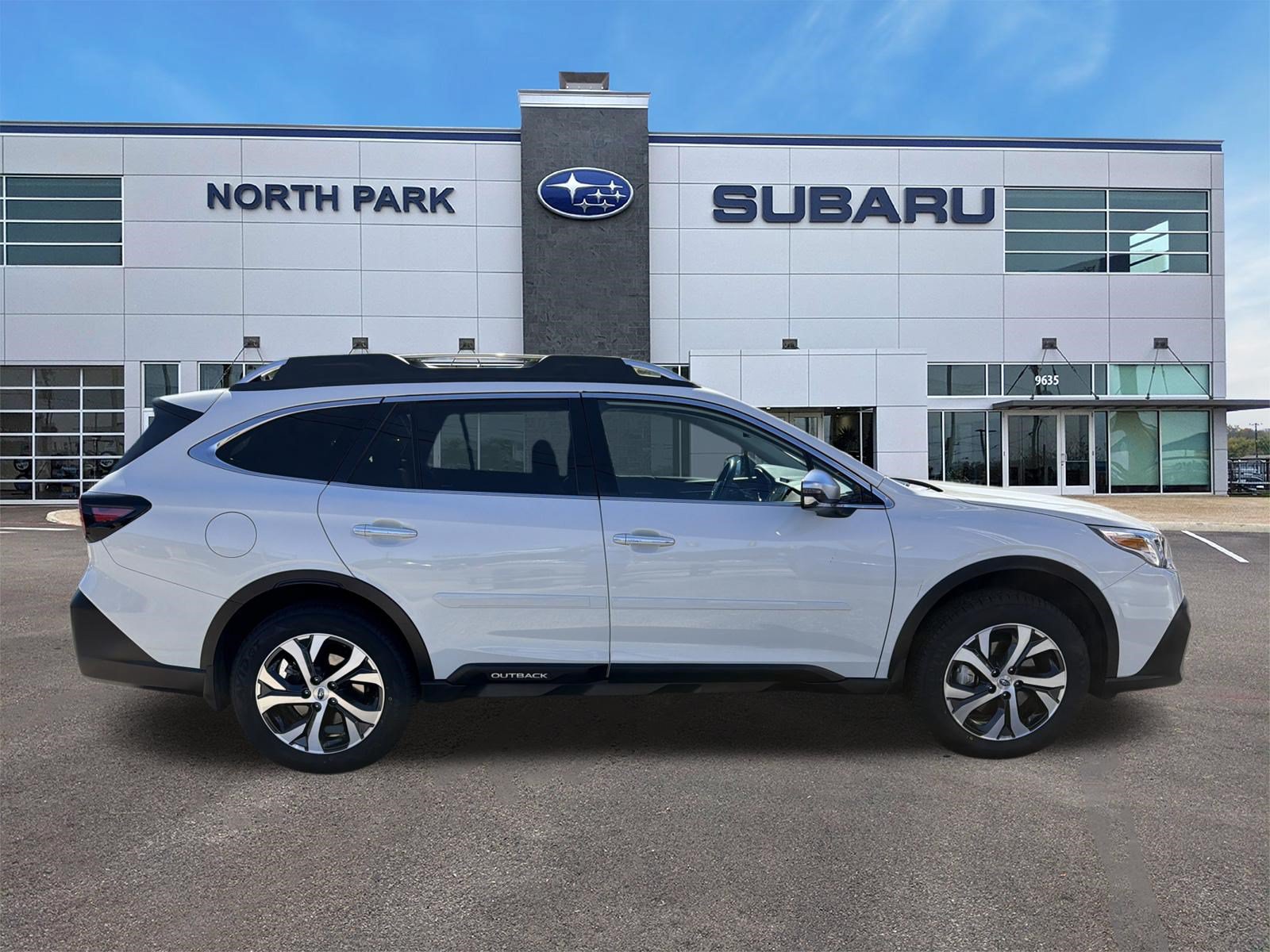 Certified 2021 Subaru Outback Touring AWD/4WD image 2