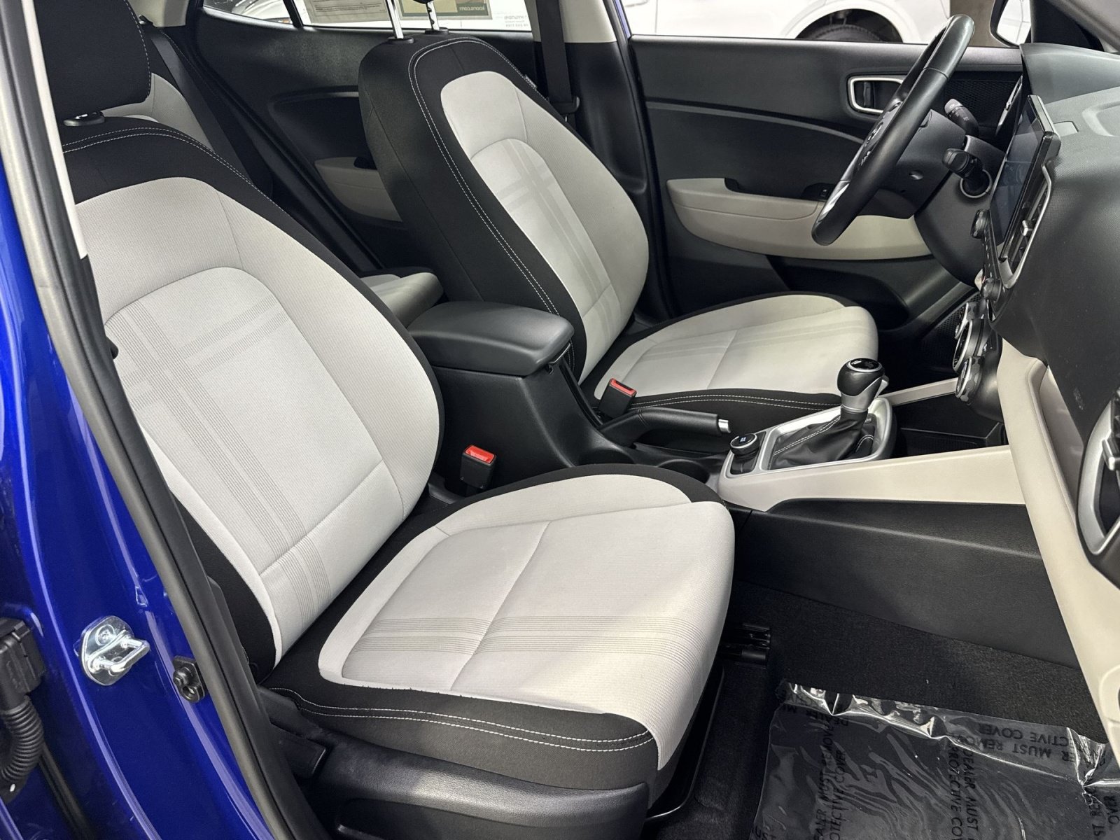 Used 2025 Hyundai Venue SEL FWD image 40