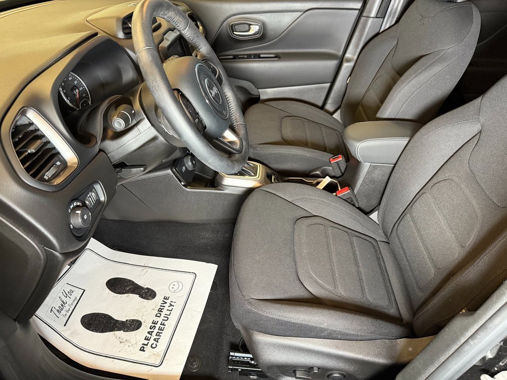 Used 2022 Jeep Renegade Latitude w/ Convenience Group image 19