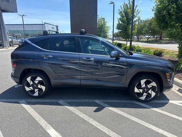 Used 2024 Hyundai Kona Limited AWD/4WD image 4