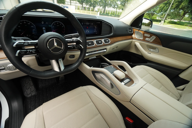 Used 2025 Mercedes-Benz GLS 580 4MATIC image 22